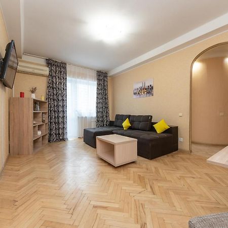 1 Bedroom Apart Near Metro Pecherska 基輔 外观 照片