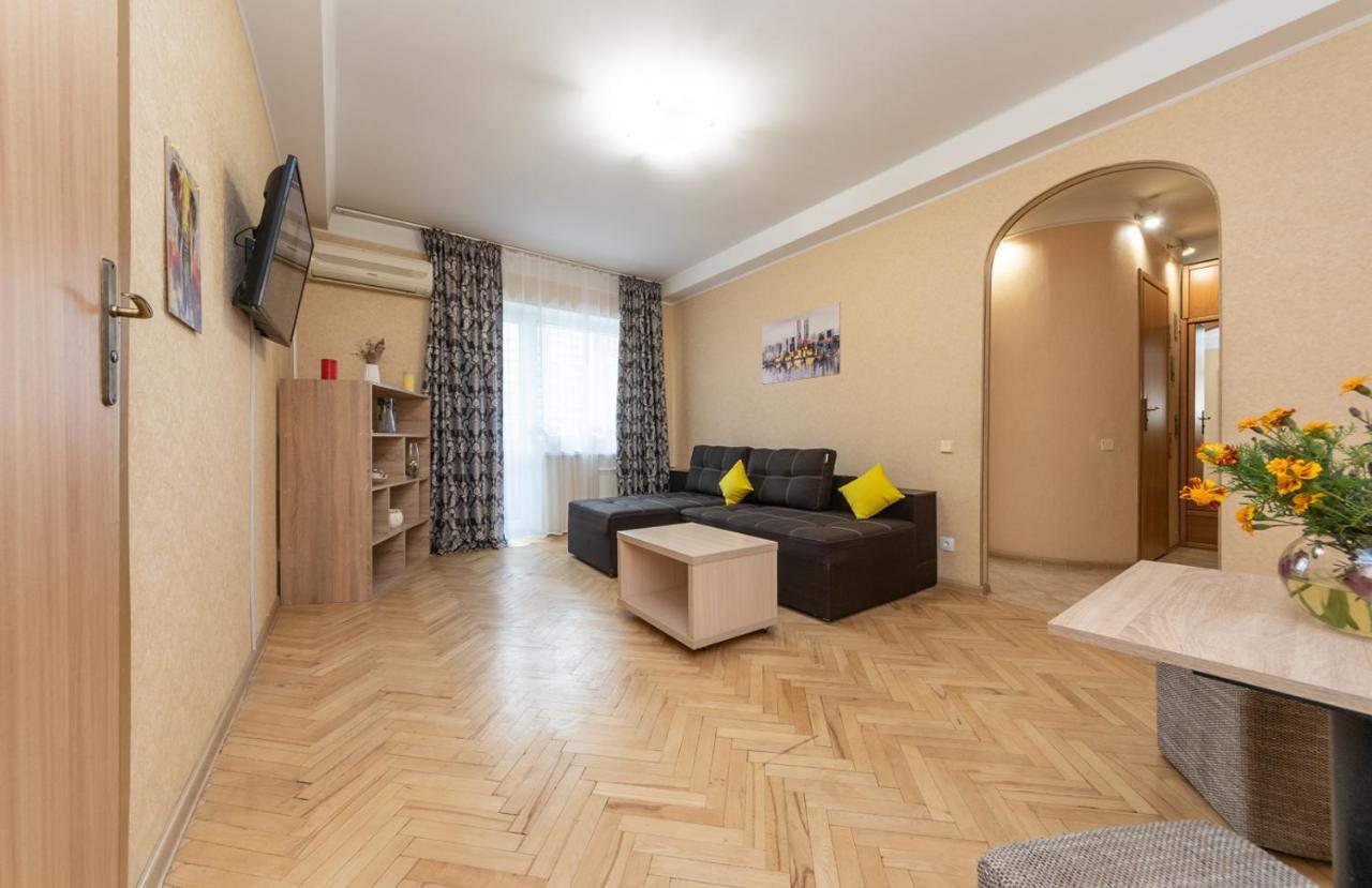 1 Bedroom Apart Near Metro Pecherska 基輔 外观 照片