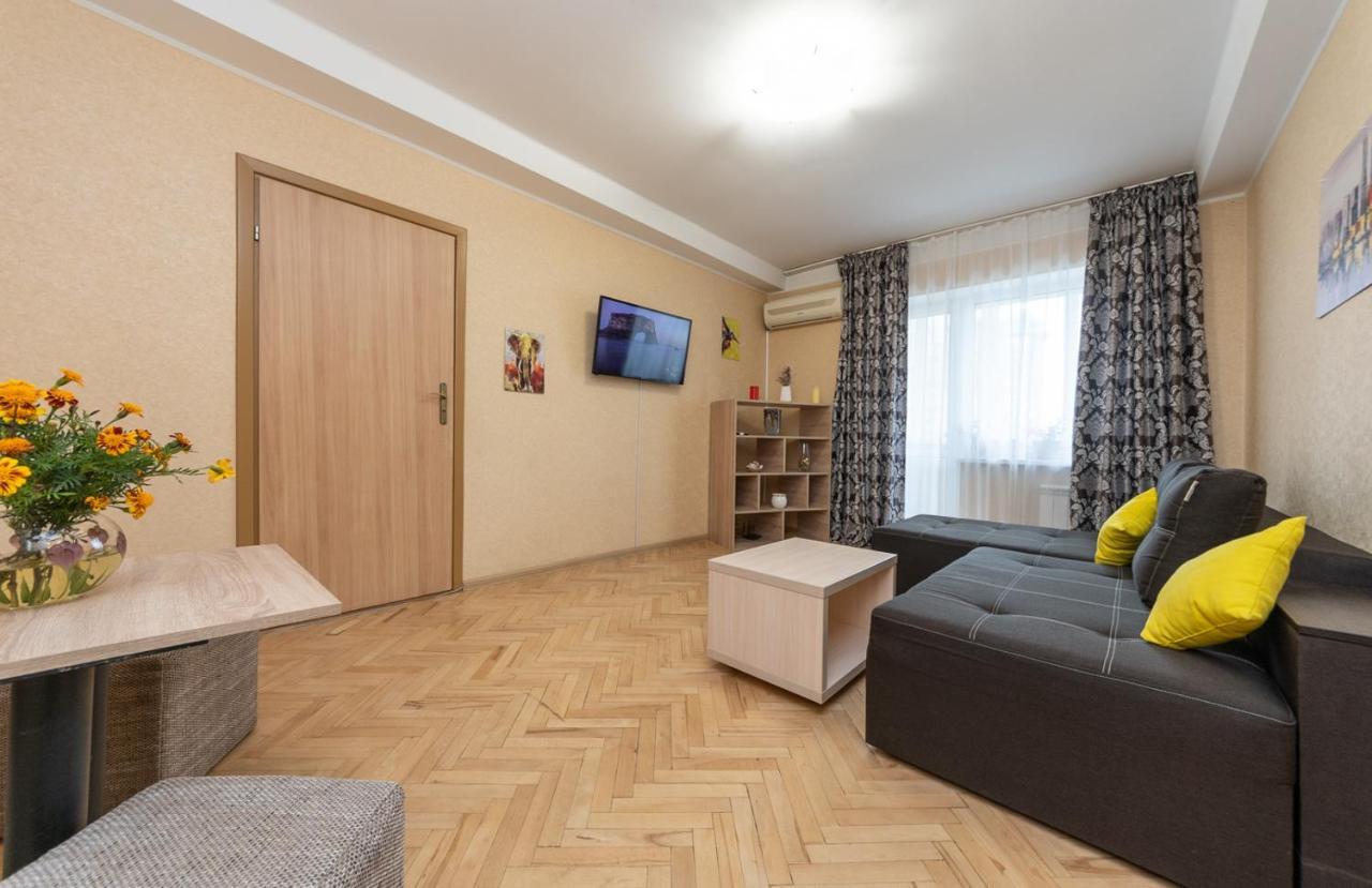 1 Bedroom Apart Near Metro Pecherska 基輔 外观 照片