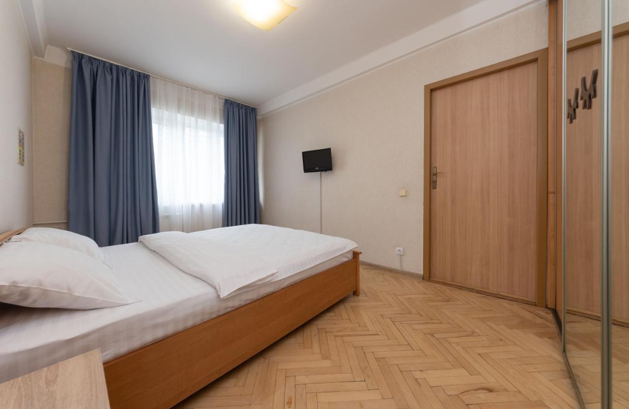 1 Bedroom Apart Near Metro Pecherska 基輔 外观 照片