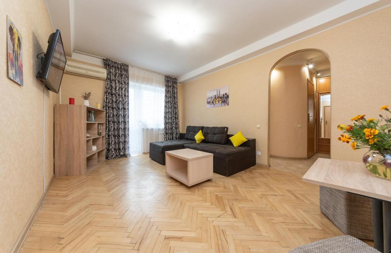 1 Bedroom Apart Near Metro Pecherska 基輔 外观 照片