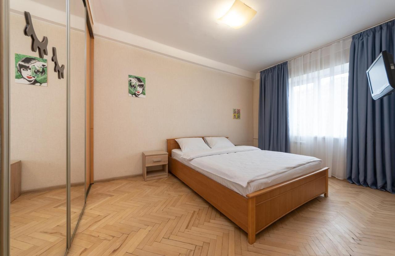 1 Bedroom Apart Near Metro Pecherska 基輔 外观 照片