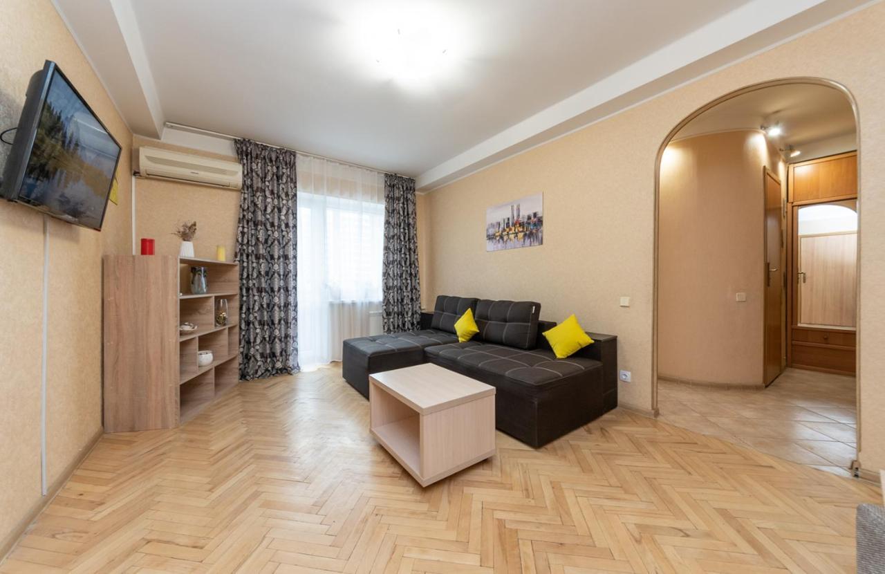 1 Bedroom Apart Near Metro Pecherska 基輔 外观 照片